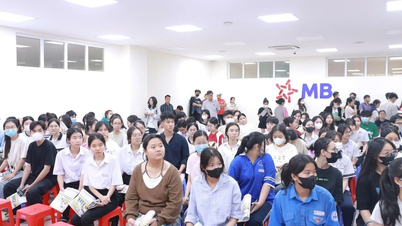 Trường Đại học Ngân hàng TPHCM lấy điểm sàn 18 xét điểm thi tốt nghiệp THPT
