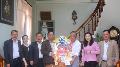 Phó Chủ tịch HĐND tỉnh Lâm Đồng K’Mák thăm, tặng quà gia đình chính sách tại xã Di Linh