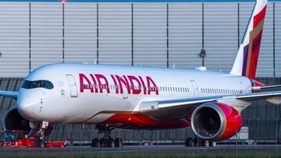 Hãng Air India lại gặp sự cố: Máy bay chở 170 hành khách bốc cháy