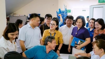 Phường Long Biên tổ chức khám bệnh, phát thuốc miễn phí cho gần 400 người có công