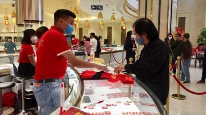 Giá vàng chiều nay 23/7/2025: Giá vàng trong nước và thế giới tăng tốc lên cao nhất 3 tháng