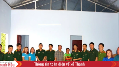 Đoàn Kinh tế - Quốc phòng 5 bàn giao nhà ở cho hộ nghèo tại xã Mường Lát