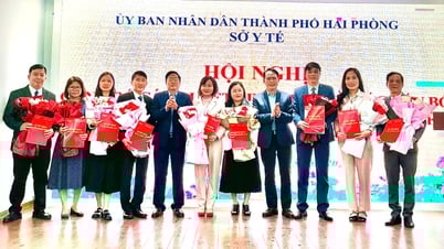 Công bố các quyết định về công tác cán bộ tại các phòng ban, đơn vị trực thuộc Sở Y tế