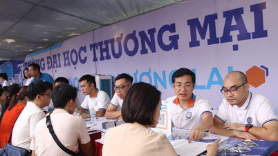 Nhiều trường đại học công bố điểm sàn và quy đổi tương đương điểm chuẩn