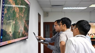 Đảm bảo sóng viễn thông liên lạc tại khu vực ngập lụt ở Nghệ An