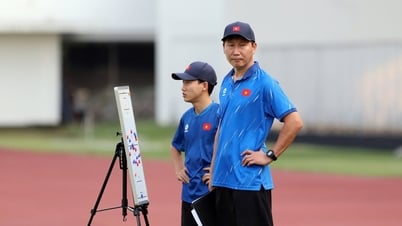 HLV Kim Sang Sik đã thôi thấp thỏm