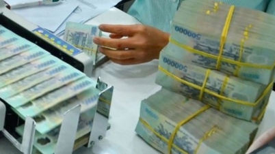 Tiền gửi tiếp tục chảy vào ngân hàng, huy động vẫn hụt hơn 1 triệu tỷ đồng so với tín dụng