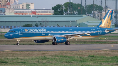 Máy bay Vietnam Airlines hạ cánh khẩn cấp để cấp cứu hành khách