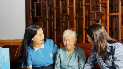 Hội LHPN tỉnh Lâm Đồng thăm, tặng quà các gia đình chính sách trên địa bàn tỉnh