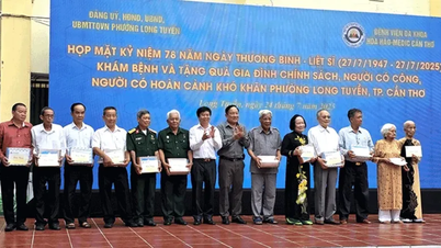 Bệnh viện Đa khoa Hòa Hảo - Medic Cần Thơ khám bệnh, tặng quà cho gia đình chính sách
