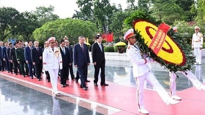 ผู้นำพรรคและรัฐจุดธูปรำลึกวีรชนผู้พลีชีพและเยี่ยมชมสุสานประธานาธิบดีโฮจิมินห์