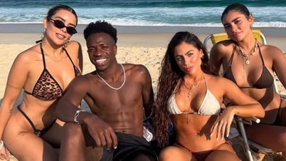 Vinicius bên 3 chân dài nóng bỏng, đọ độ ăn chơi với Lamine Yamal