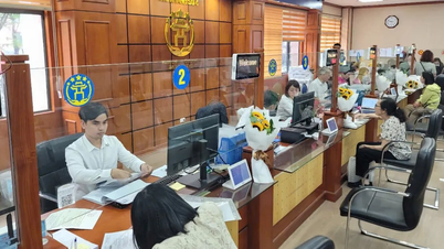 Chấn chỉnh tình trạng “cò giấy tờ” ở Hà Nội khi người dân làm thủ tục hành chính