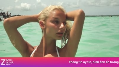 Bạn gái tiền vệ Barcelona khoe đường cong cơ thể