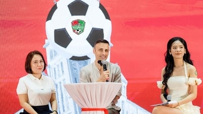 Dimitar Berbatov tái ngộ fan Việt tại sự kiện "Together we rise"