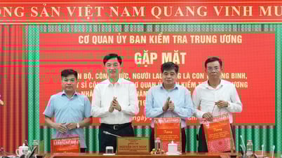 Lãnh đạo Cơ quan UBKT Trung ương gặp mặt cán bộ, công chức, người lao động là con thương binh, liệt sĩ nhân dịp kỷ niệm 78 năm Ngày Thương binh - Liệt sĩ
