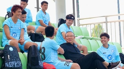 El Sr. Park Hang Seo se dirigió personalmente al Club Nam Dinh.