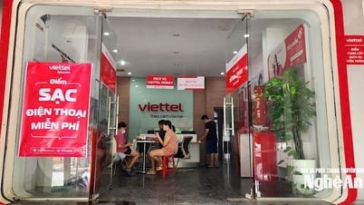 Viettel hỗ trợ tài khoản cho 31.000 người dân bị cô lập do lũ lụt tại Nghệ An để duy trì liên lạc khẩn cấp