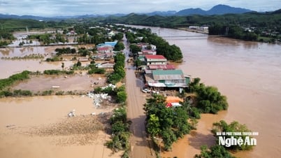 Eo Vực Bồng, cầu Khe Dún trên Quốc lộ 7 nước rút dần, xe đã có thể lưu thông; người dân Con Cuông tích cực khắc phục hậu quả bão lũ