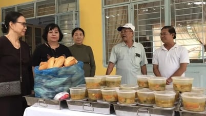 Chung tay giúp người gặp khó