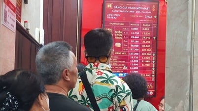 Giá vàng hôm nay (24-7): Tăng phi mã