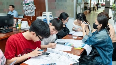Tuyển sinh ĐH 2025: Điểm sàn giảm, điểm chuẩn có giảm?