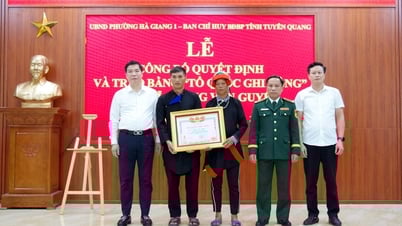 Trao bằng Tổ quốc ghi công cho liệt sĩ Cháng Văn Guyện