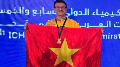 Dấu ấn chàng trai vàng Hóa học lọt Top 10 thế giới