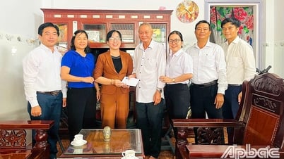 Hội Nông dân tỉnh Đồng Tháp thăm, tặng quà gia đình chính sách