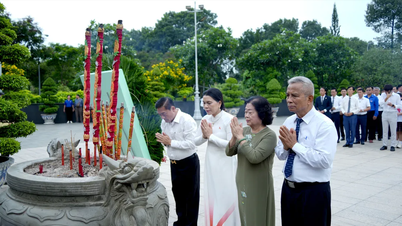 Quỹ "Khởi sự từ tâm" dâng hương tưởng niệm Anh hùng liệt sĩ và tri ân Mẹ Việt Nam Anh hùng