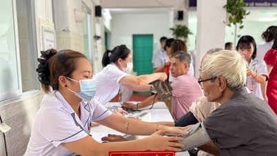 Xã Thanh Trì: Khám bệnh, tư vấn sức khỏe, cấp thuốc cho 273 đối tượng chính sách