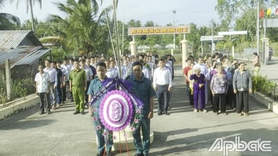 Xã Tân Thới họp mặt kỷ niệm 78 năm Ngày Thuơng binh - Liệt sĩ 27-7