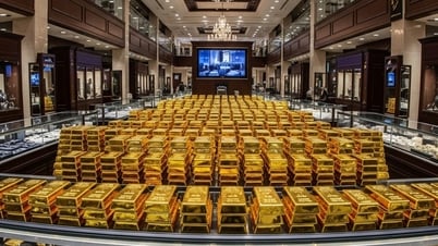 Giá vàng chiều nay 25/7/2025: Giá vàng trong nước vẫn ngủ yên, vàng thế giới tiếp tục giảm sâu sát về 3300 USD