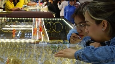 Giá vàng hôm nay, 25-7: Tiếp tục lao dốc