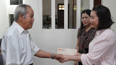 Phó trưởng đoàn chuyên trách Đoàn đại biểu Quốc hội tỉnh thăm các thương binh và gia đình liệt sĩ