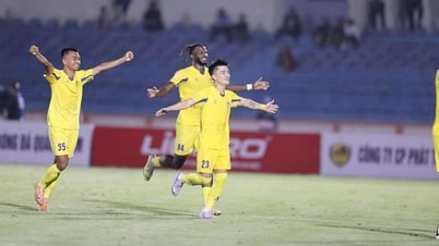 VPF làm việc khẩn với đội Quảng Nam, Bình Phước của Công  Phượng chưa sẵn sàng thăng hạng?