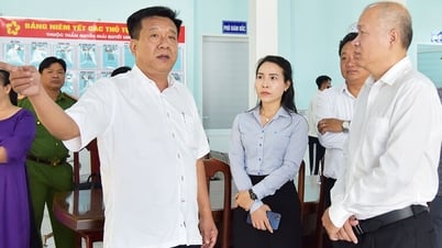 Phó Bí thư Thường trực Đảng ủy Các cơ quan Đảng tỉnh khảo sát hoạt động Trung tâm Phục vụ hành chính công xã Bình An