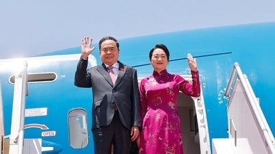 Người dân Senegal nhảy vũ điệu truyền thống chào đón Chủ tịch Quốc hội