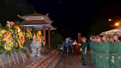 Phường Tùng Thiện thắp nến tri ân các Anh hùng liệt sĩ