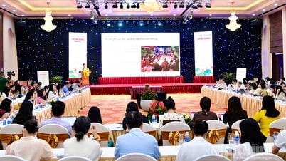 Lớp bồi dưỡng Văn học nghệ thuật Việt Nam với việc phát huy bản sắc dân tộc trong xây dựng và phát triển các ngành công nghiệp văn hóa