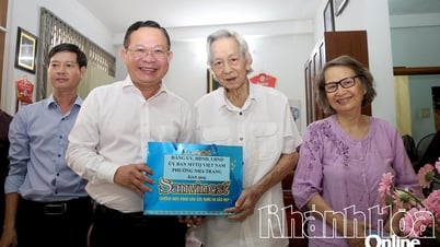 Phường Nha Trang: Thăm, tặng quà gia đình người có công với cách mạng