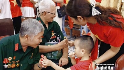 Thiếu nhi Nghệ An mang niềm vui đến với các thương binh nặng tại Trung tâm điều dưỡng