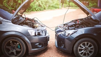 Dùng cáp câu bình ắc quy ô tô khi trời mưa: Liệu có an toàn?