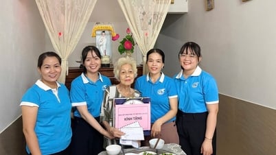 Hơn 500 suất quà gửi tặng các gia đình chính sách
