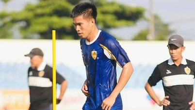 CLB Quảng Nam 'câu giờ', chờ phép màu chơi V-League