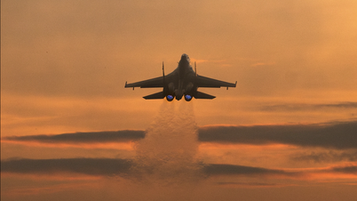 กองกำลังอันทรงพลังของเครื่องบินรบ SU-30MK2 จำนวน 5 ลำเตรียมพร้อมสำหรับพิธี A80