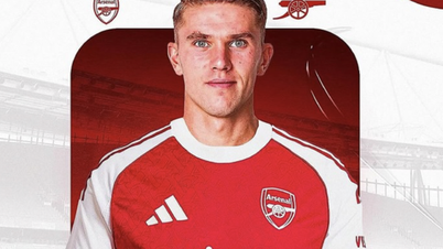 "Sát thủ" Viktor Gyökeres chính thức gia nhập Arsenal