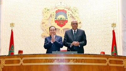 Le président de l'Assemblée nationale, Tran Thanh Man, s'entretient avec le président du Sénat marocain, Mohamed Ould Errachid