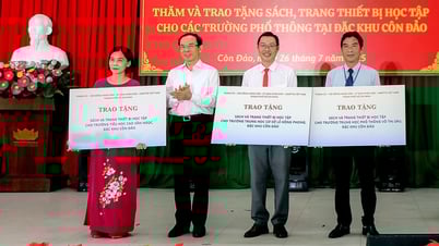 Bí thư Nguyễn Văn Nên trao tặng thiết bị học tập cho 3 trường học tiêu biểu ở đặc khu Côn Đảo