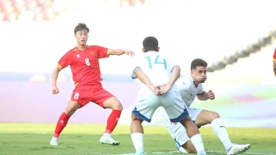 Van Truong admitted that U.23 Vietnam lacked a real goalscorer, coach Kim took special action.